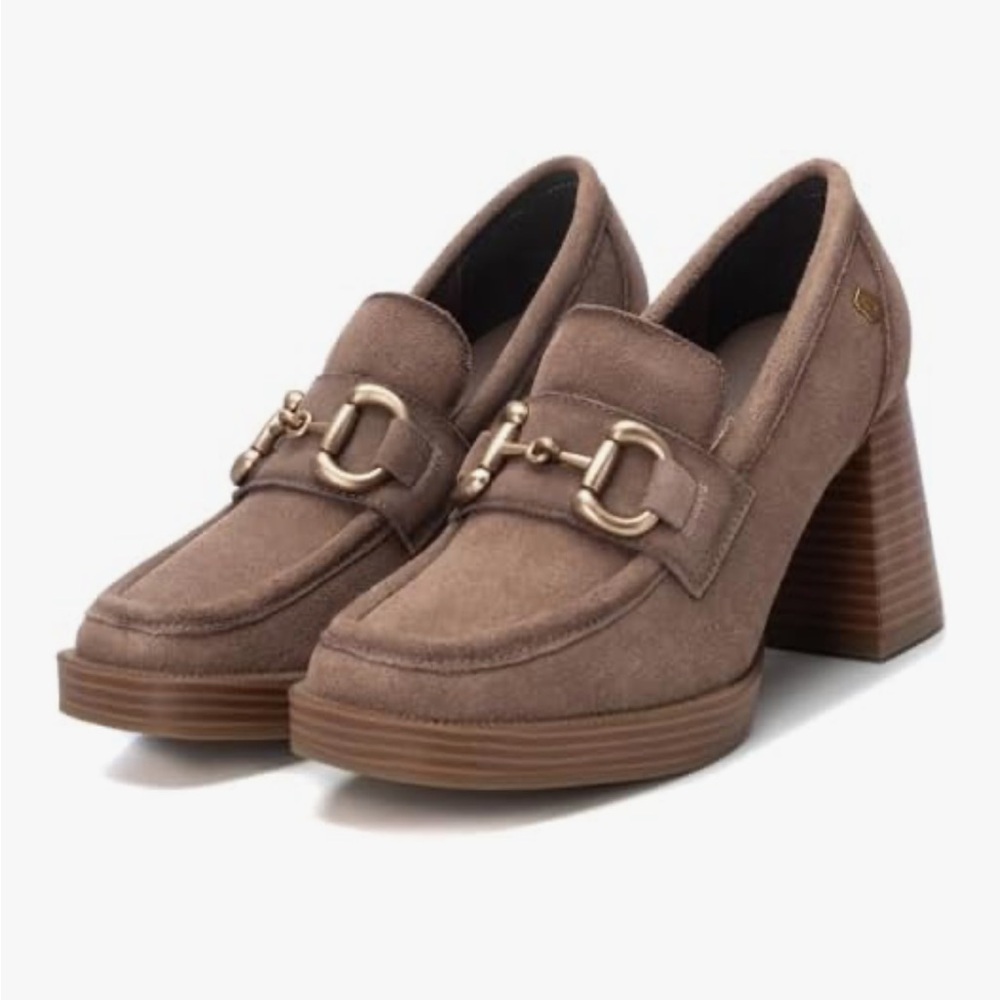 Carmela size 40 women’s block heel taupe suede Loafers w/Gold Accents NWOB!